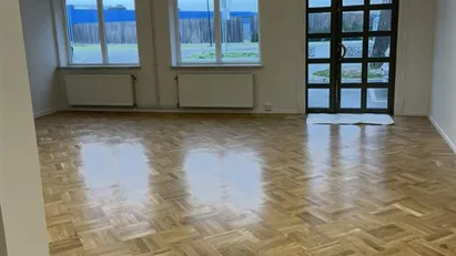 Attraktiv lokal i Barkarby om 100 kvm för butik eller kontor