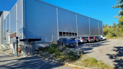 Y R K E S B U T I K / L A G E R